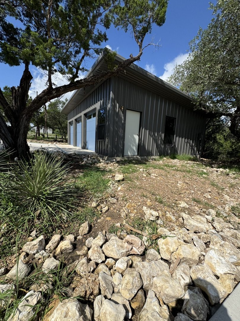 Metal garage in Hill Country setting, Wimberley area